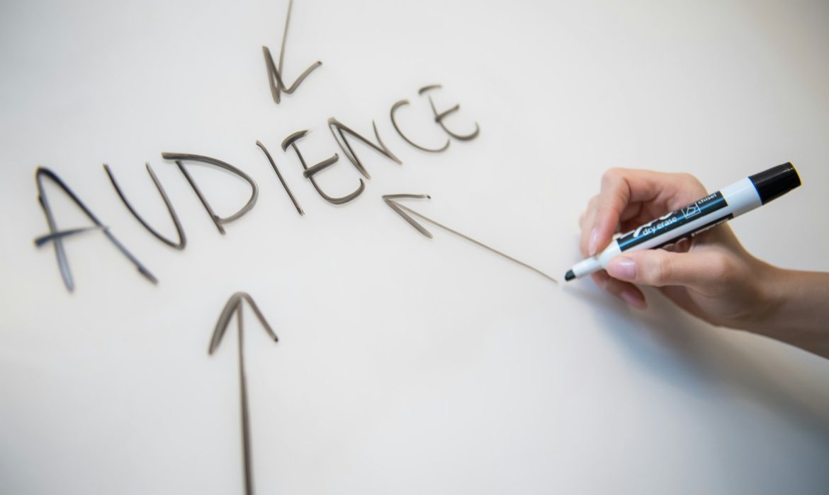 Search Engine Optimization Services in Islamabad: Maximizing Online Presence: person writing on white paper